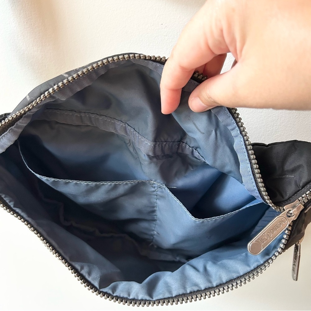 Lesportsac nylon fanny pack with adjustable waist or crossbody strap - Picture 8 of 11